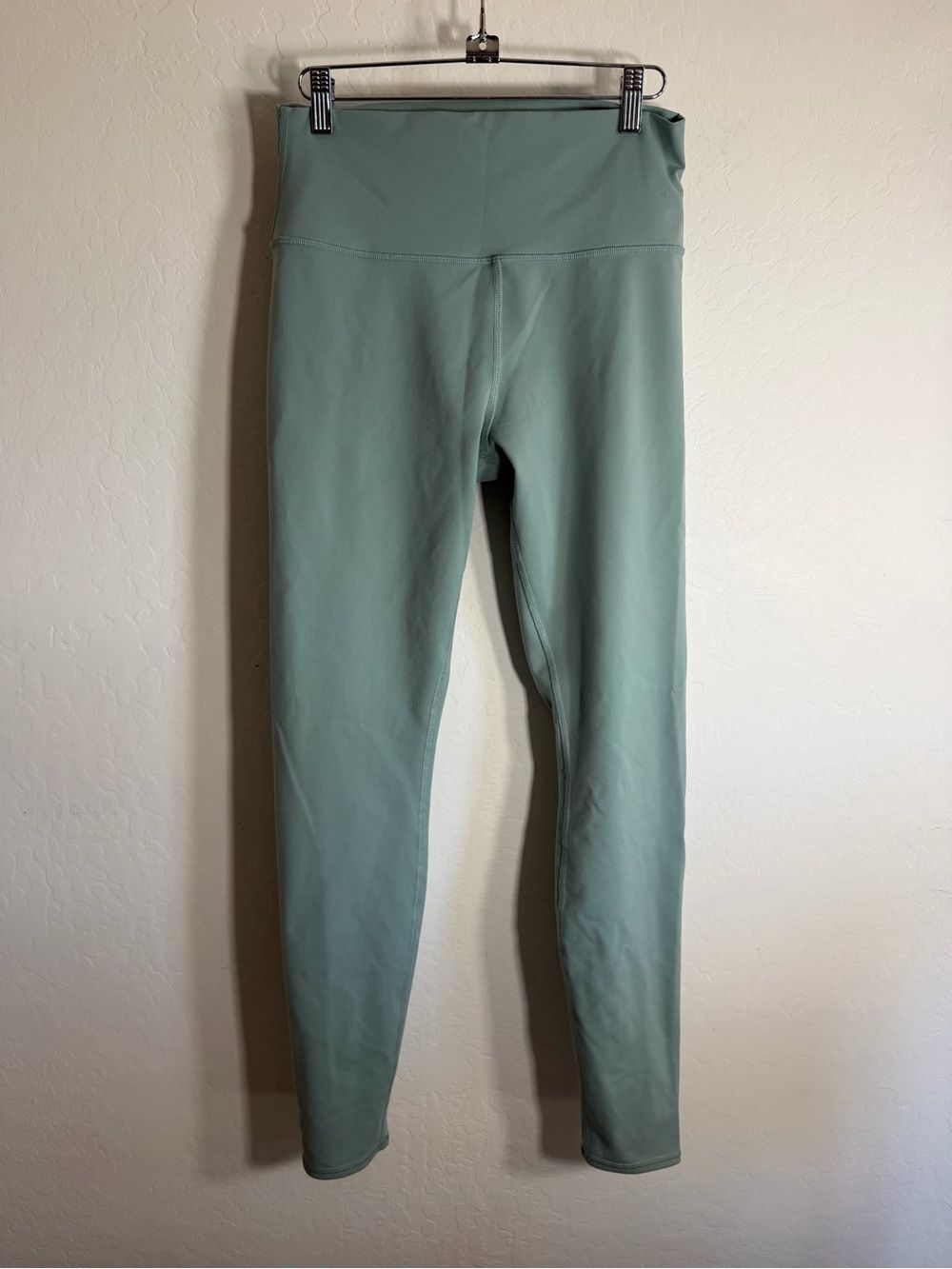 Alo Yoga High-Waist Airbrush Legging in Botanical Green – Size L - Picture 2 of 7